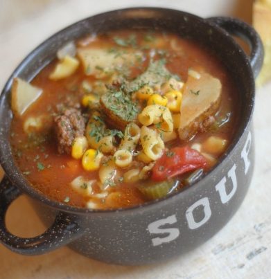 Slow Cooker Beef & Veggie Soup