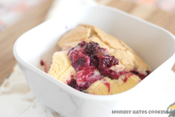 Blackberry Vanilla Cobbler