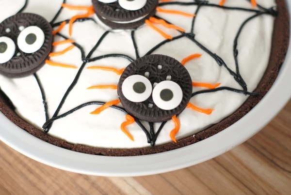 No Bake Spider Pudding Pie (Gluten-Free Options)