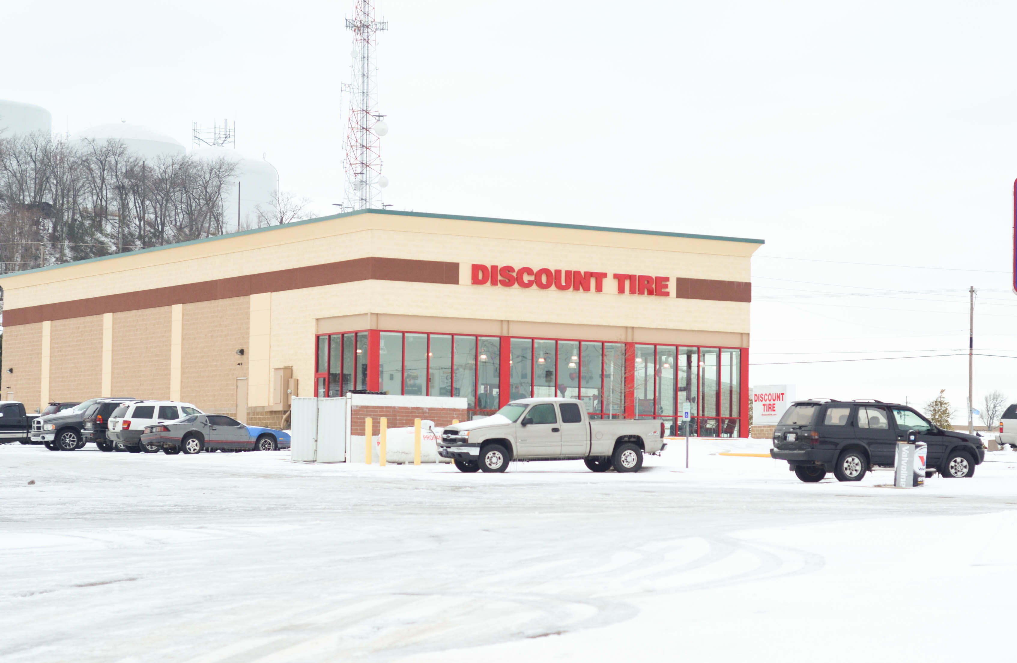Shopping for Tires at Discount Tire