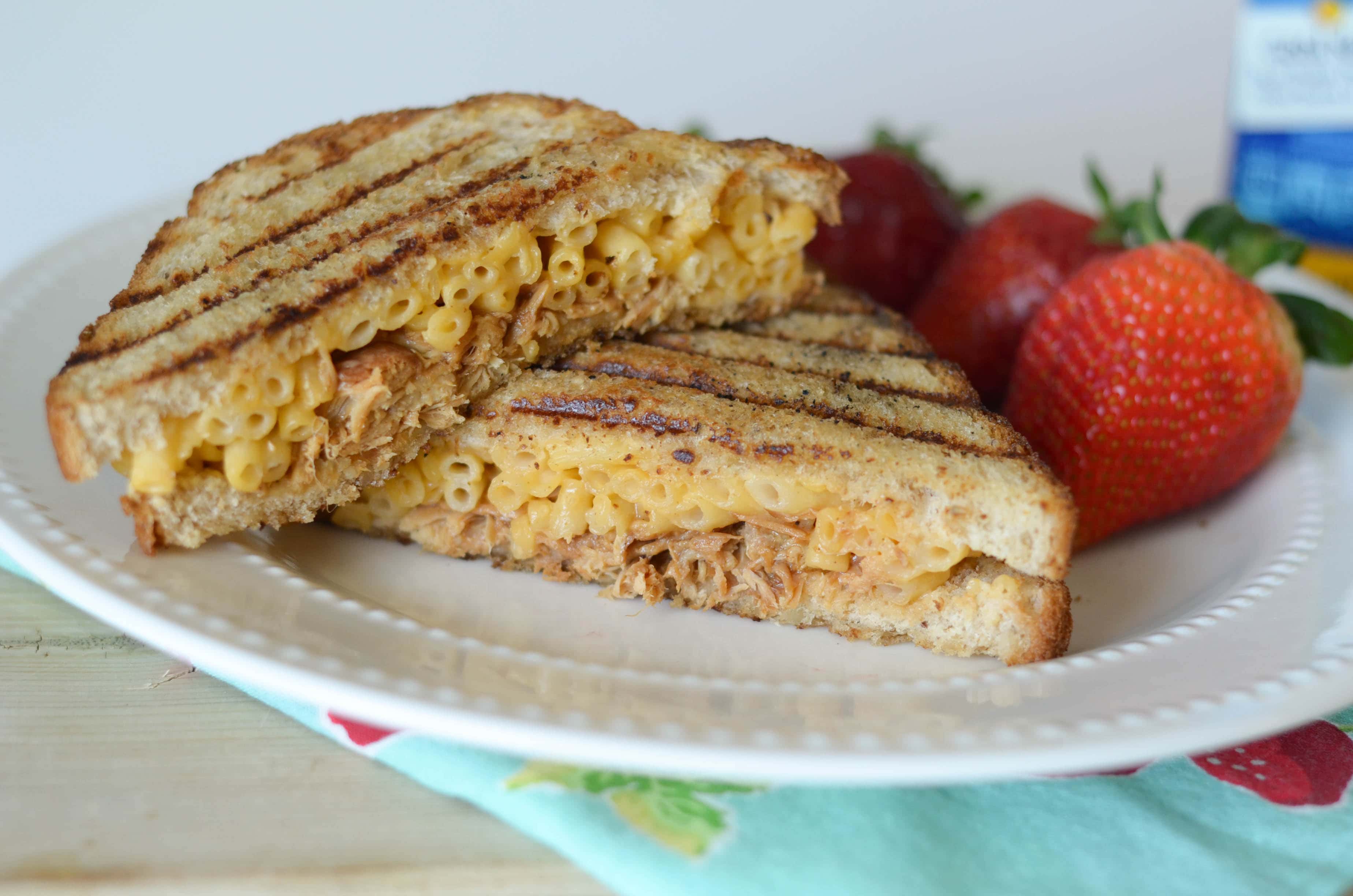 Grilled Mac & Cheese Sandwich