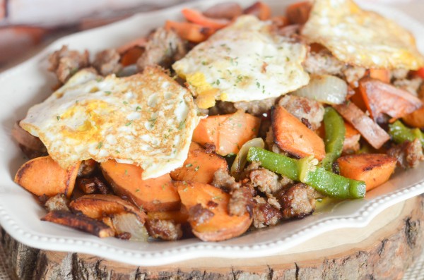 Sweet Potato Hash - A delicious, savory breakfast recipe with Great Day Farms Organic Eggs! #GreatDay {ad}