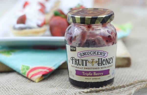 Mixed Berry Cheesecake Tarts #Smuckers #ad