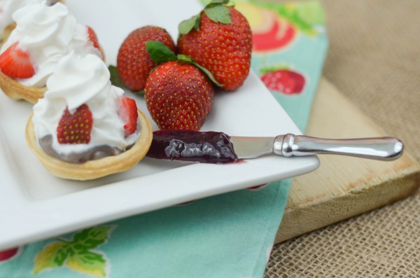 Mixed Berry Cheesecake Tarts #Smuckers #ad