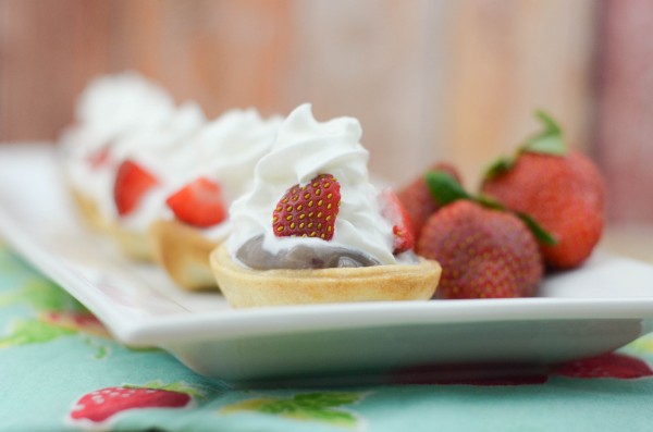 Mixed Berry Cheesecake Tarts #Smuckers #ad