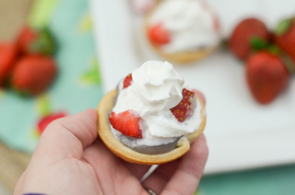 Mixed Berry Cheesecake Tarts #Smuckers #ad