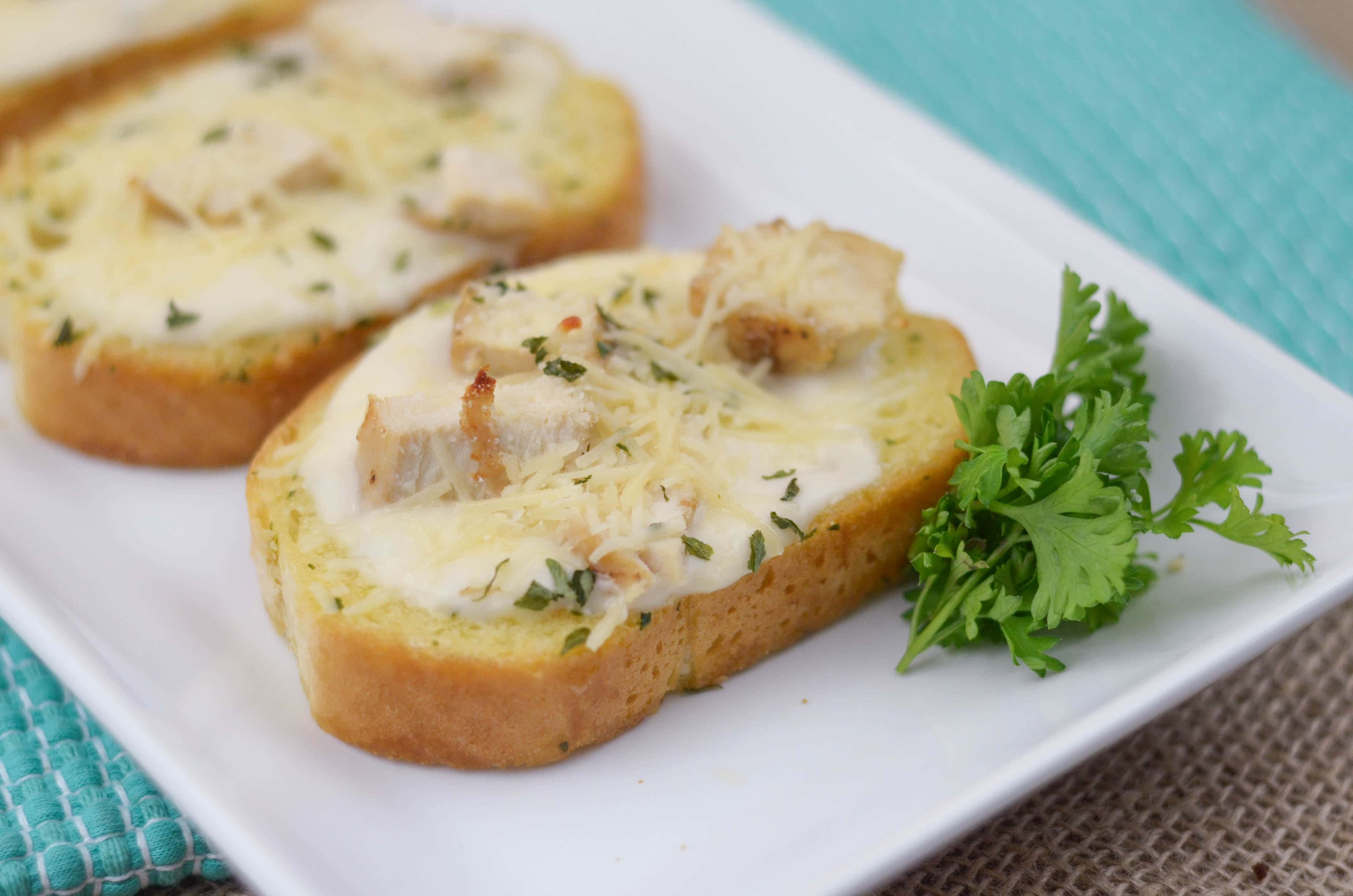 Chicken Alfredo Garlic Bread Pizzas