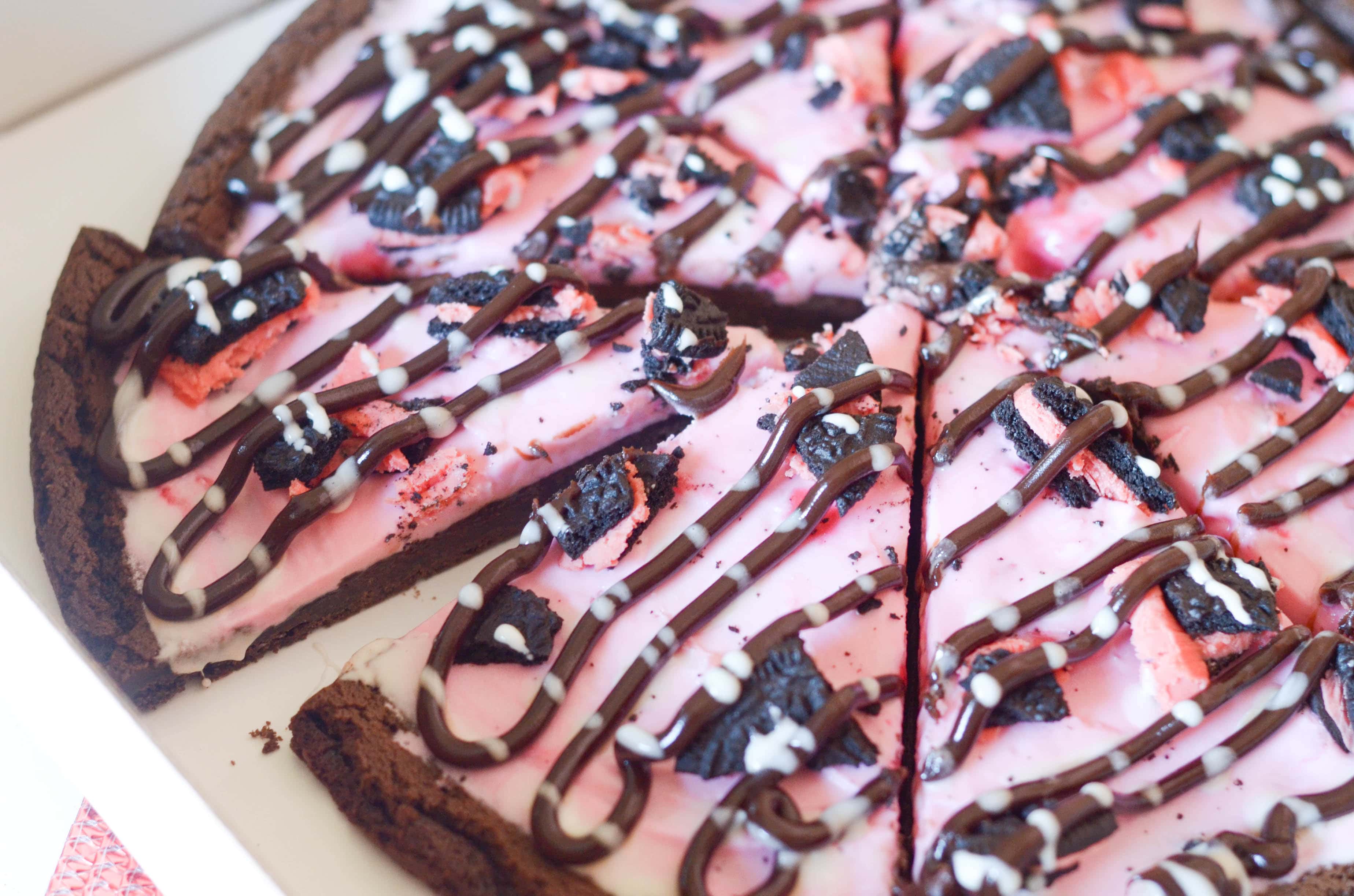 Talk of the Party with Baskin-Robbins Holiday Desserts