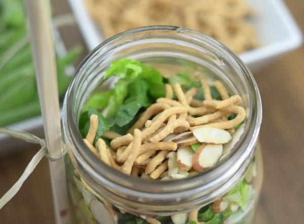 {Mason Jar Salad} Sesame Chicken Salad #SimpleSecret AD