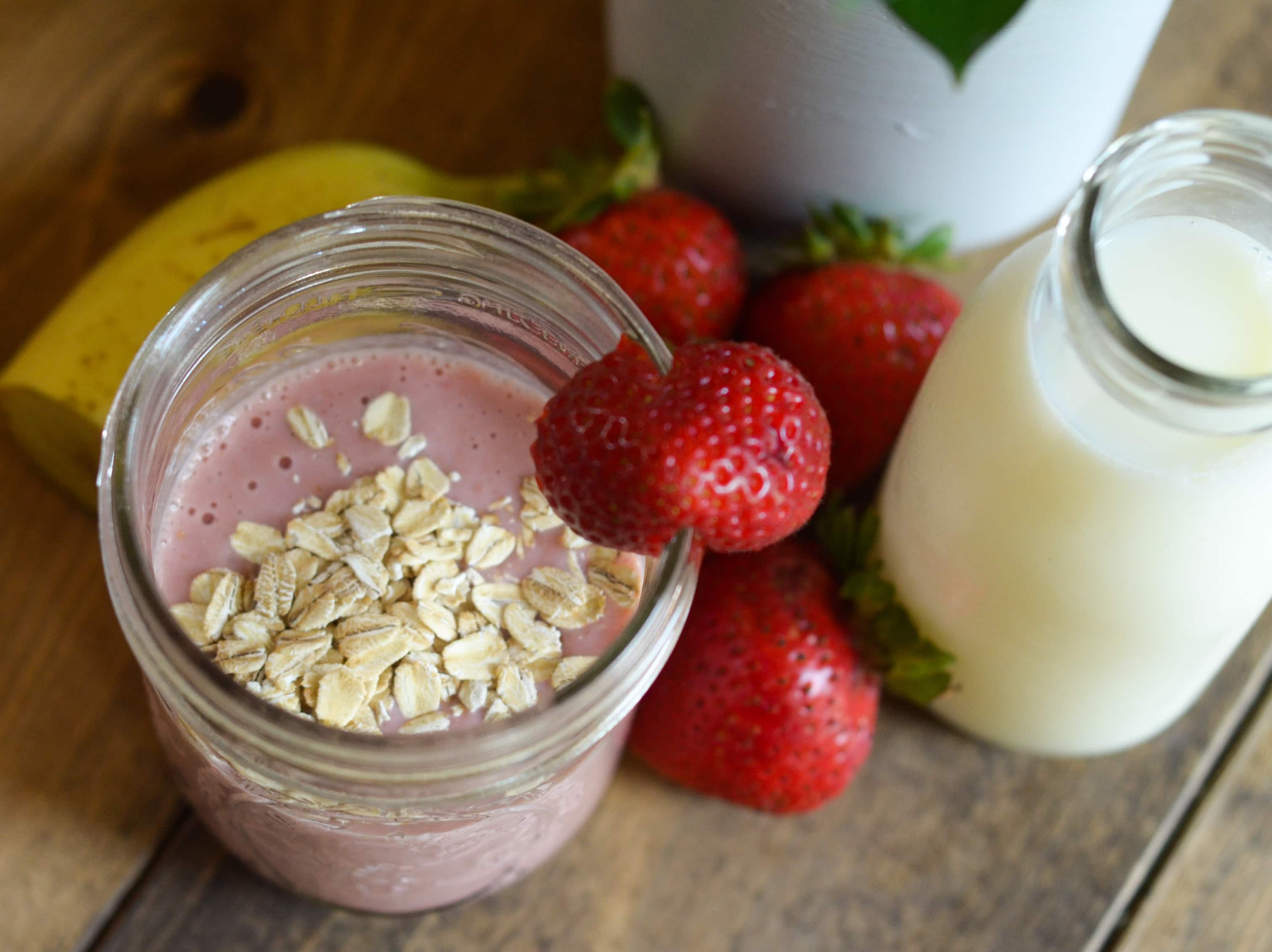 Strawberry Banana Oat Smoothie
