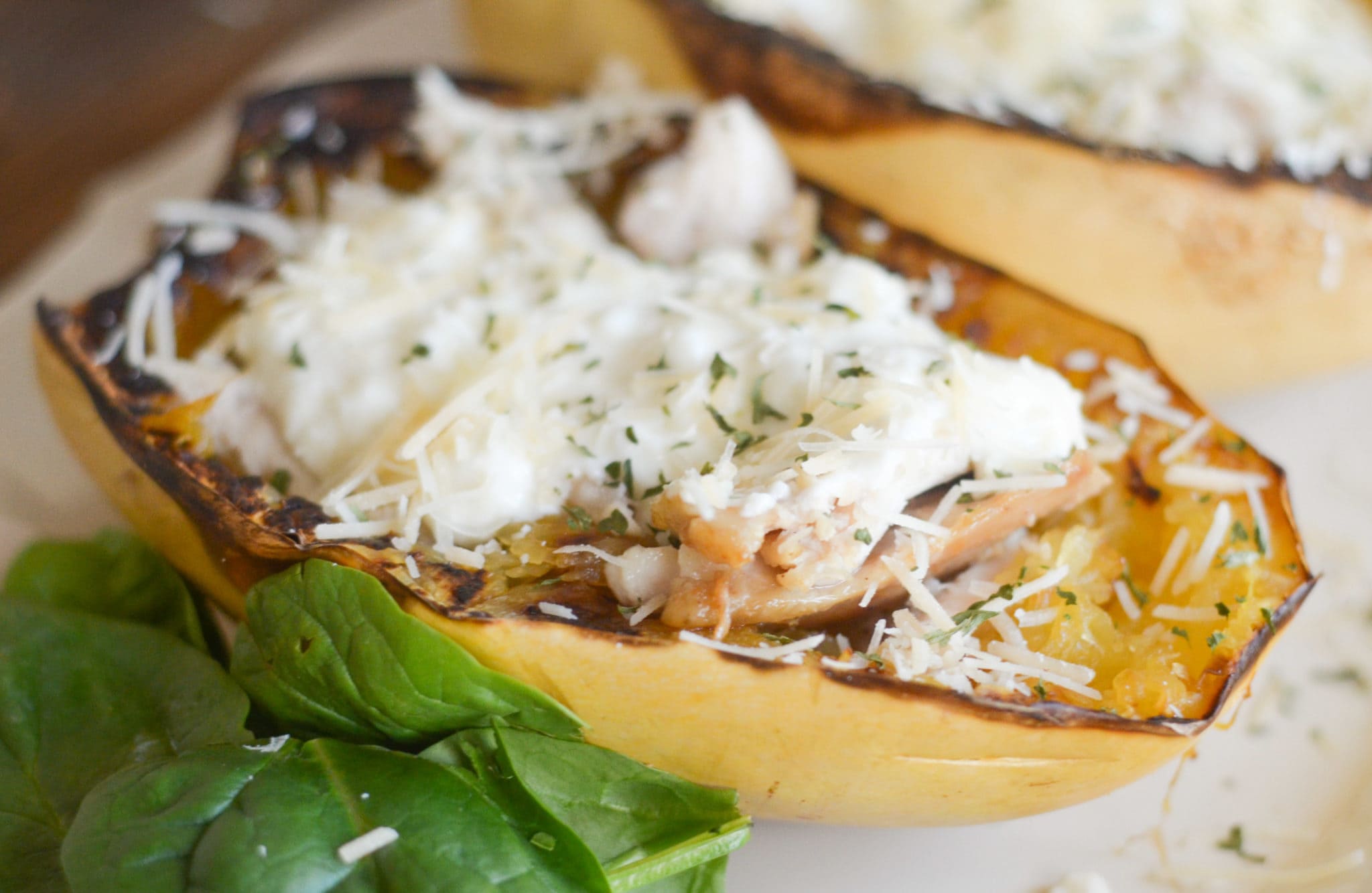 Cheesy Alfredo Spaghetti Squash