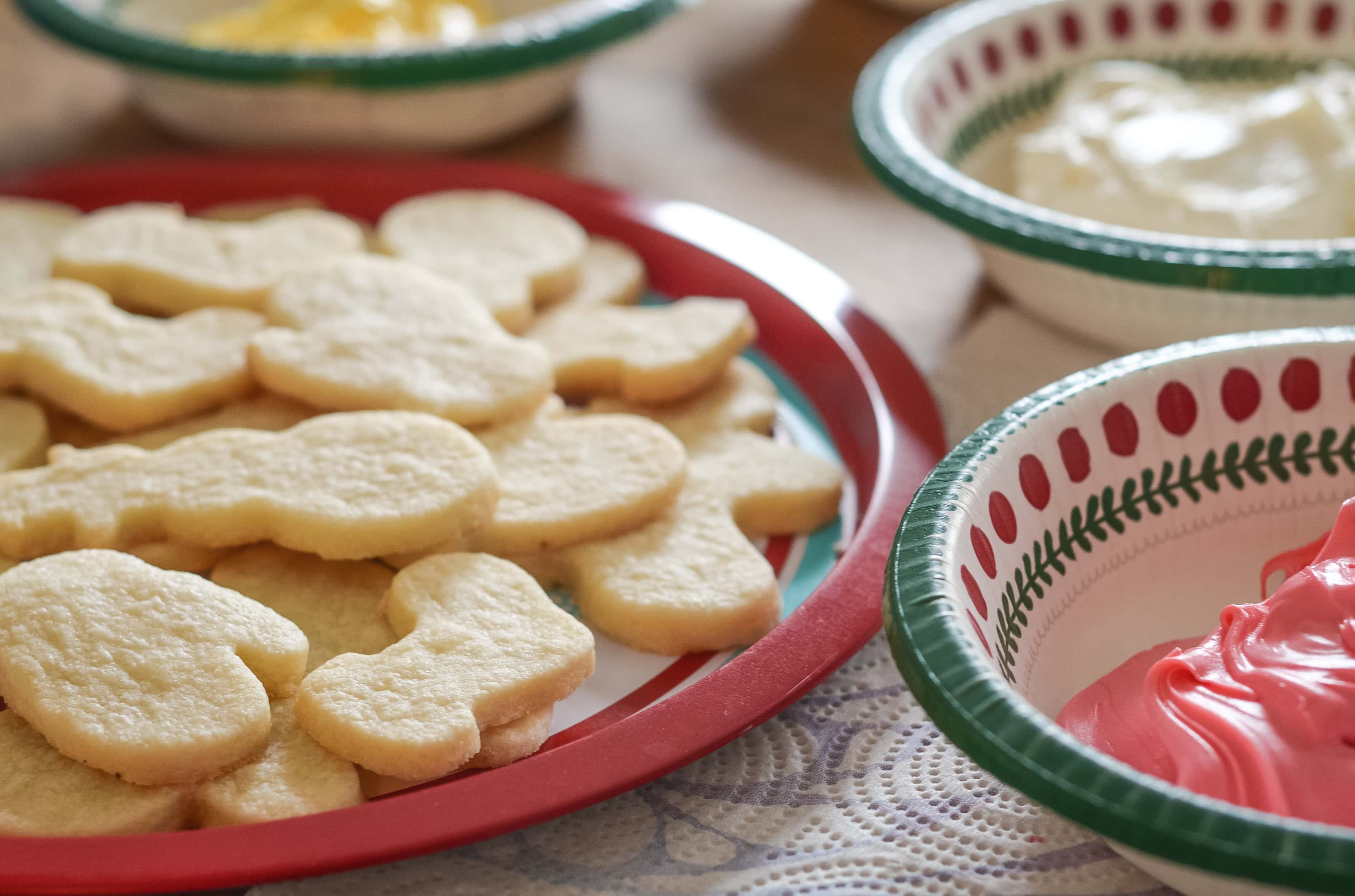 How to Host a Holiday Cookie Decorating Party
