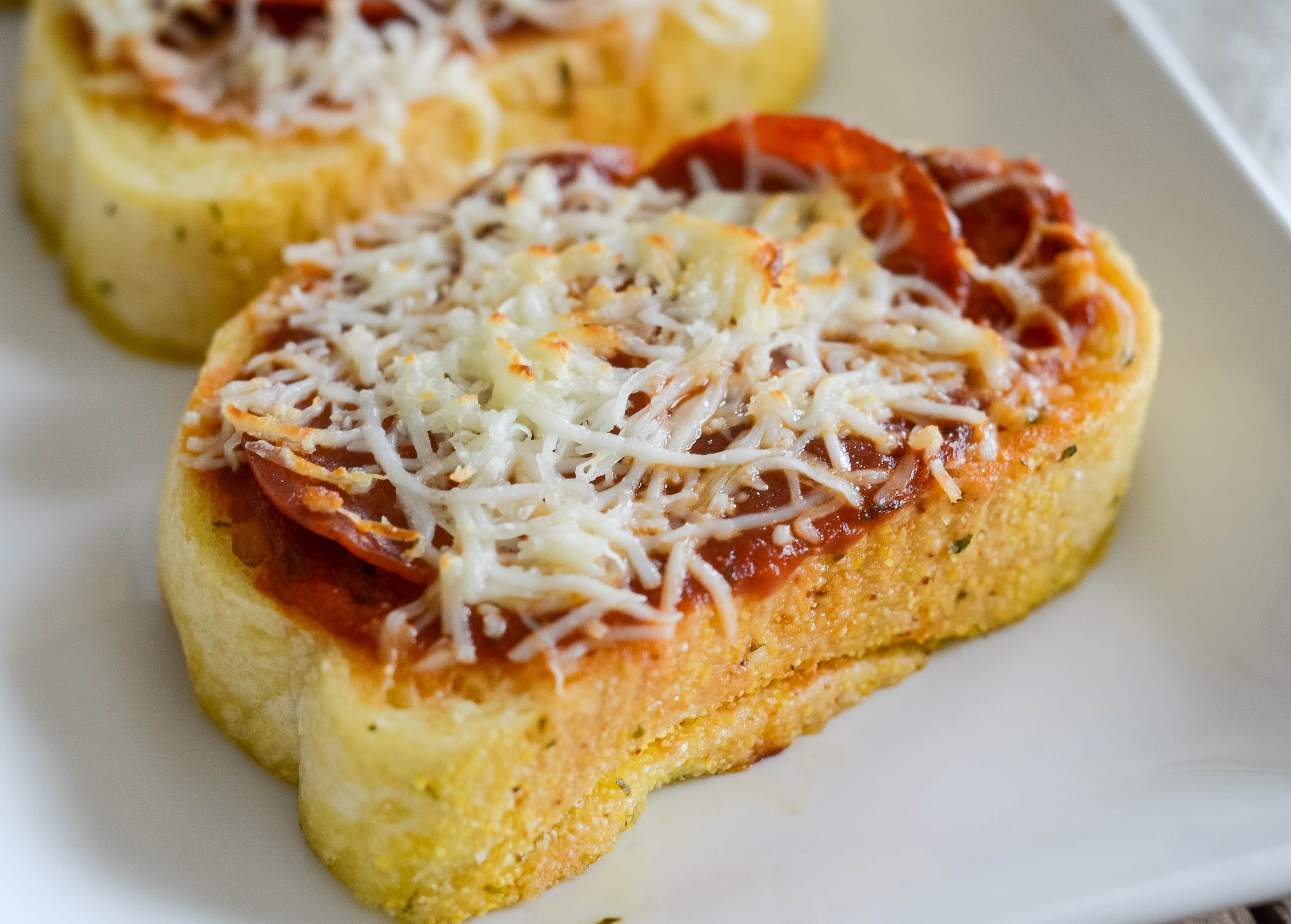 Air Fryer Garlic Bread Pizza Toast