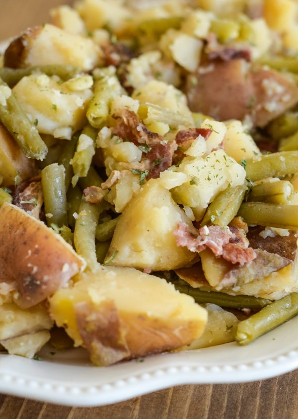 slow cooker green beans and potatoes with dill and bacon