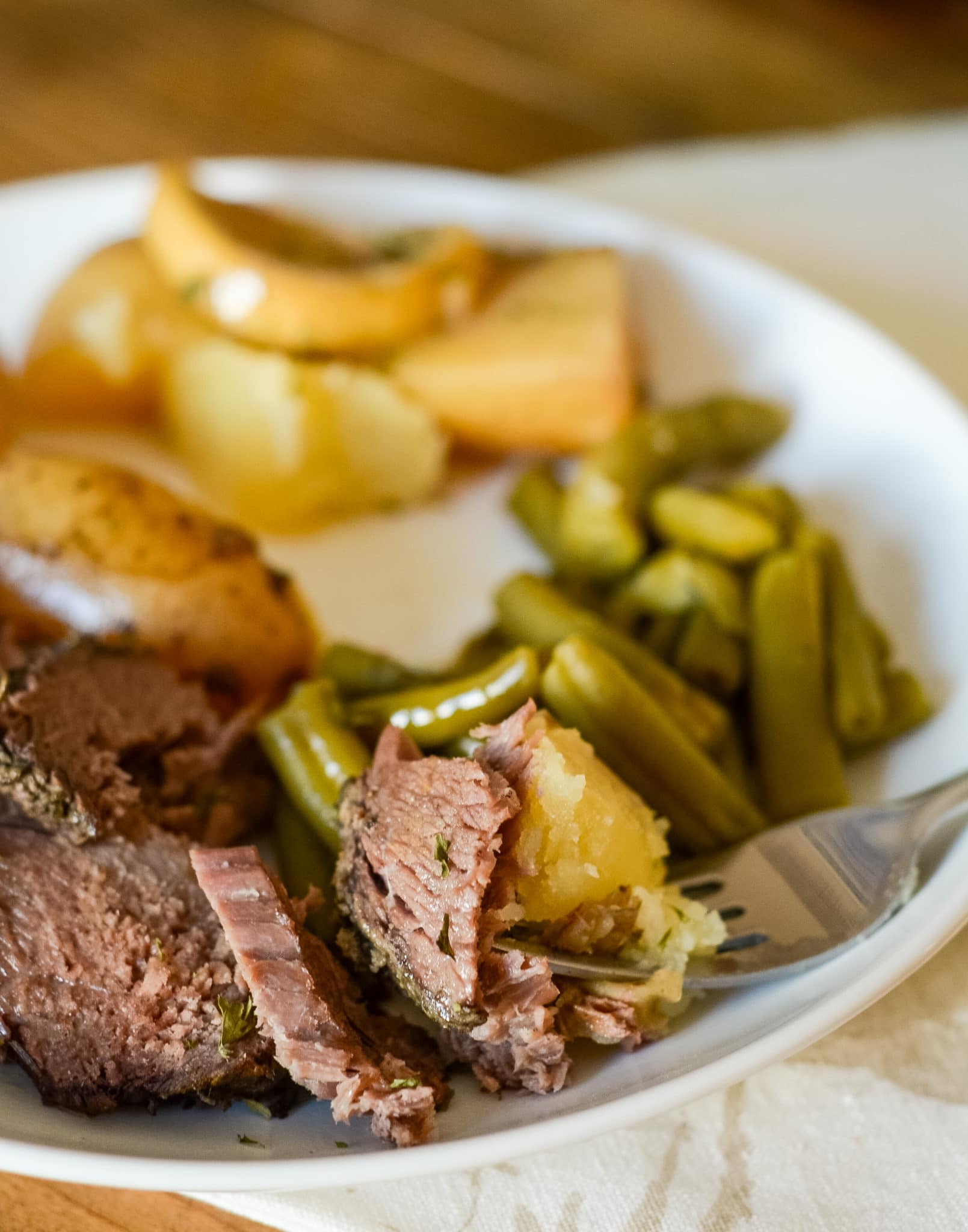 Ninja Foodi Rosemary Roast and Potatoes (Slow Cooker)