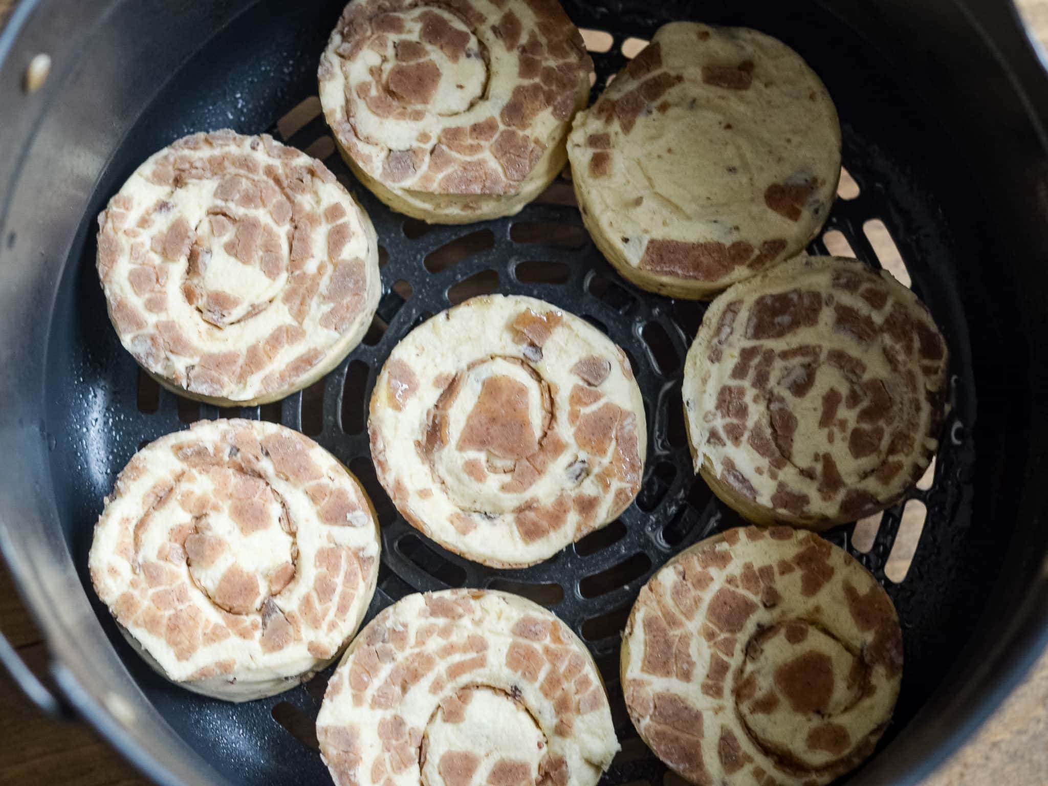 air fryer cinnamon rolls