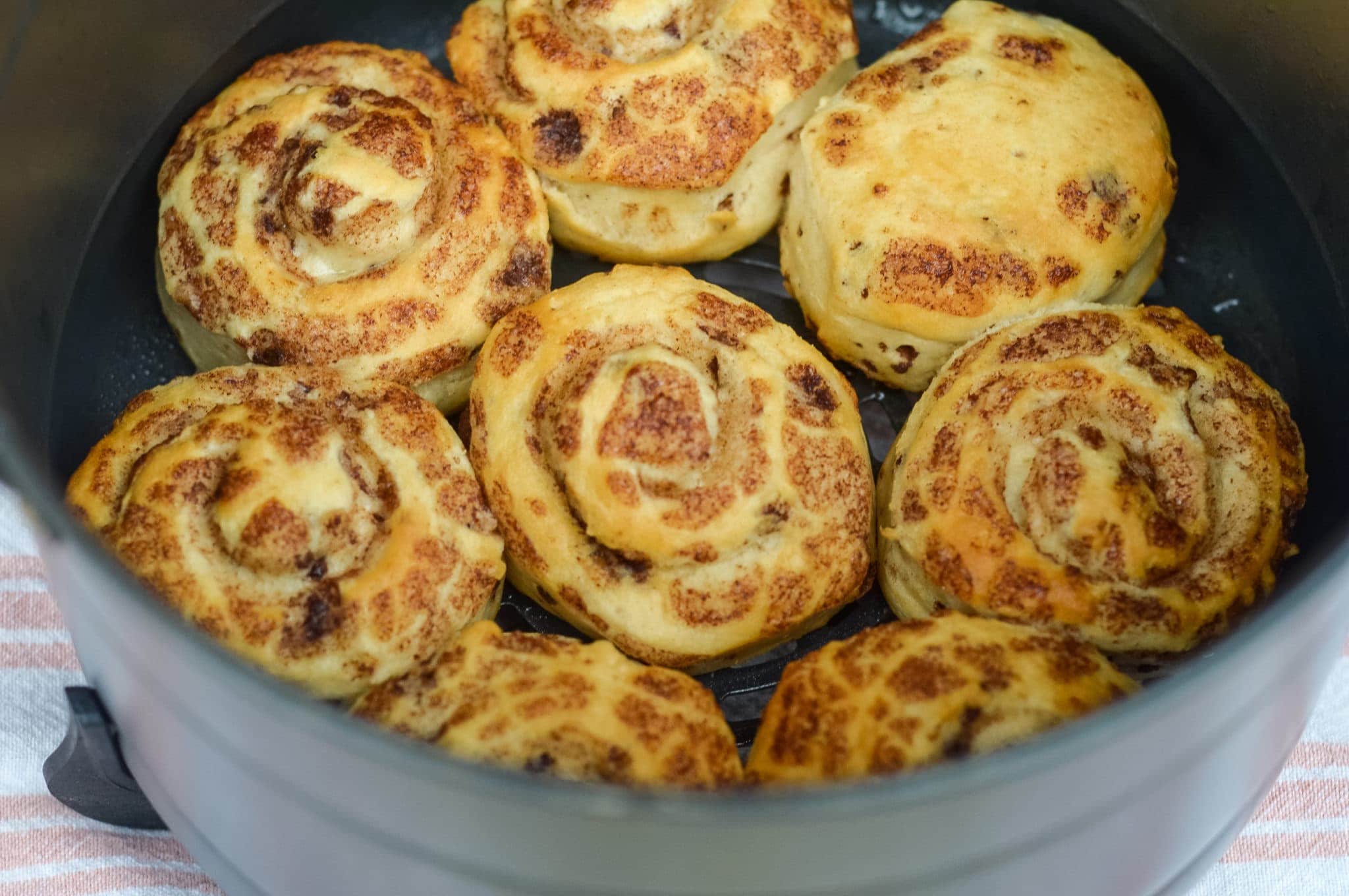 air fryer cinnamon rolls