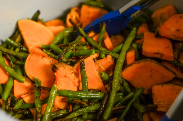 Ninja Foodi Chicken Legs with Vegetables