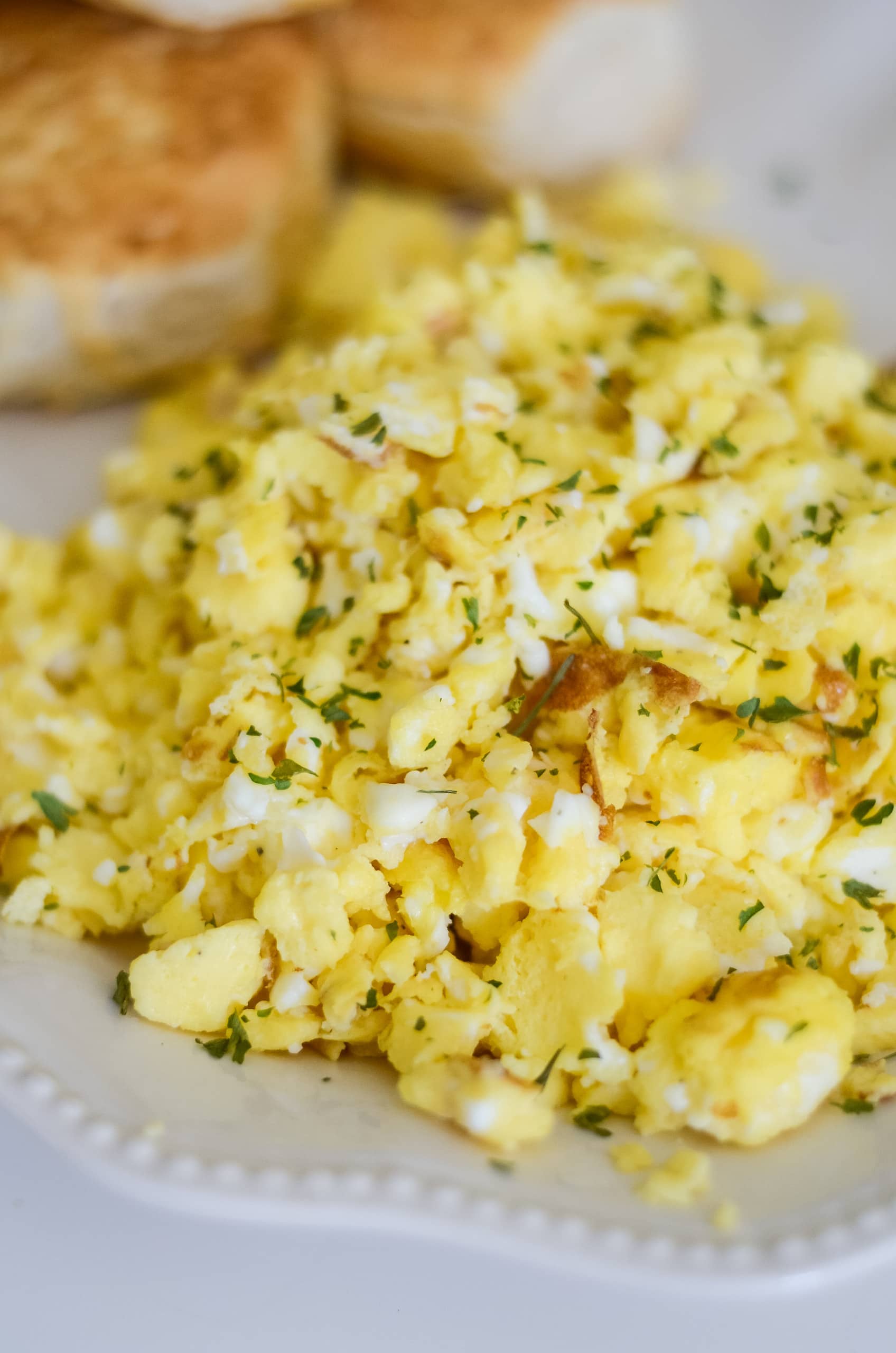 Ninja Foodi Scrambled Eggs (Air Fryer Recipe)