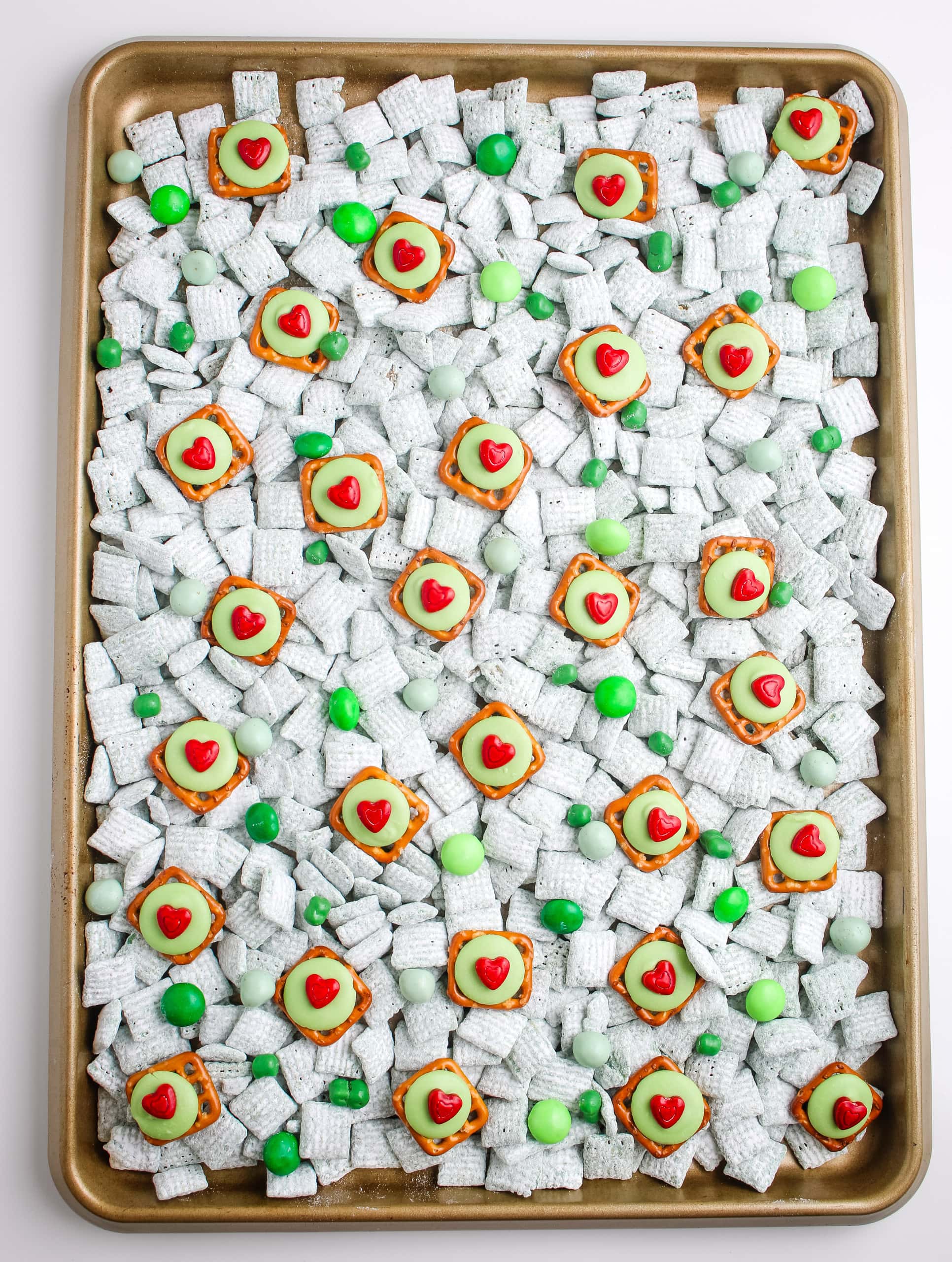 Easy Grinch Pretzel Bites Snack Recipe