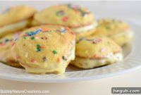 Make Bake Create’s Cake Batter Ice Cream Whoopie Pies