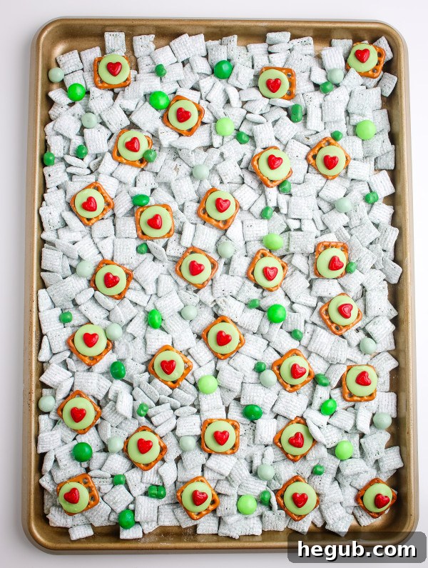 grinch pretzel bites