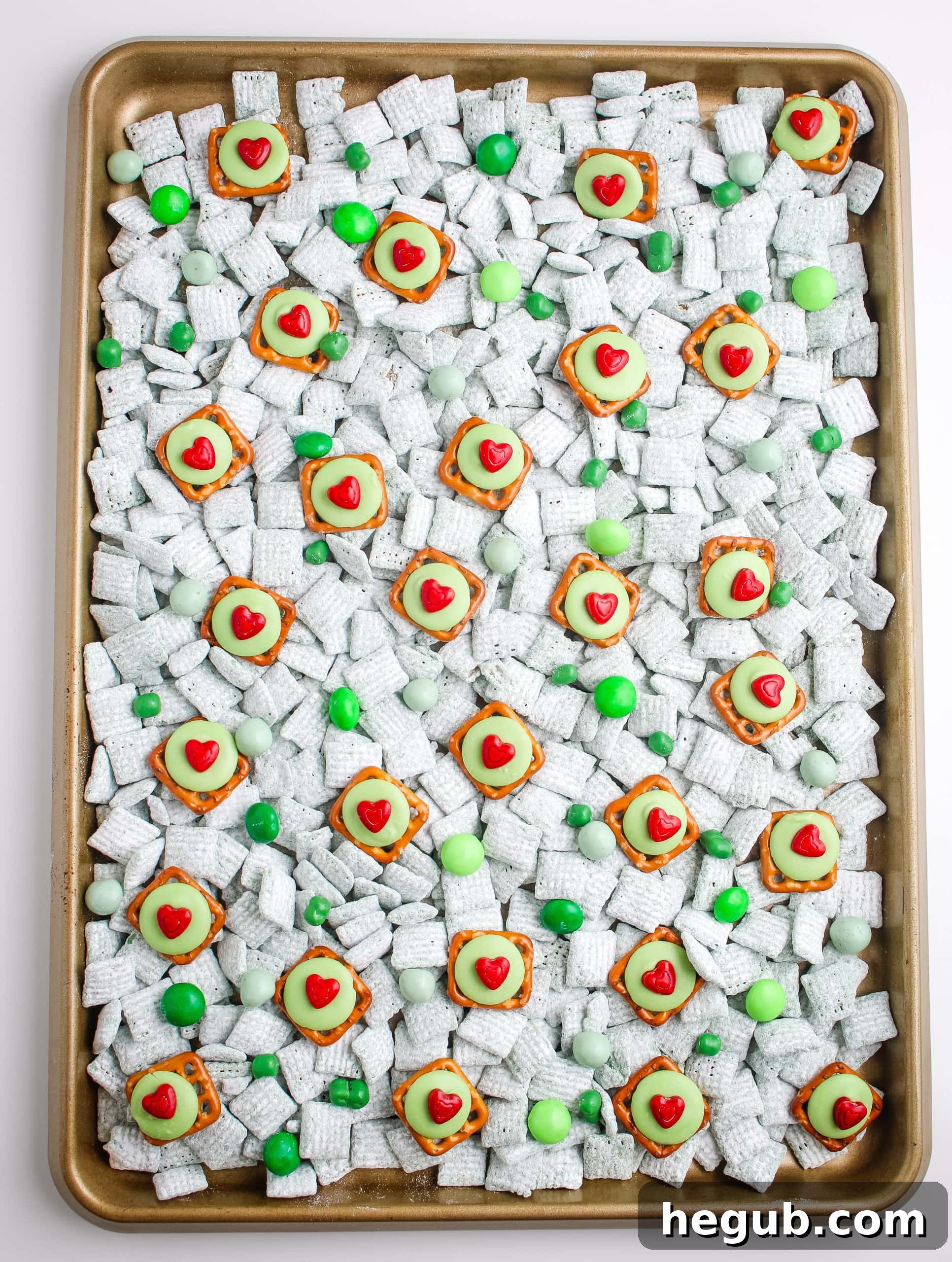 Grinch Pretzel Bites
